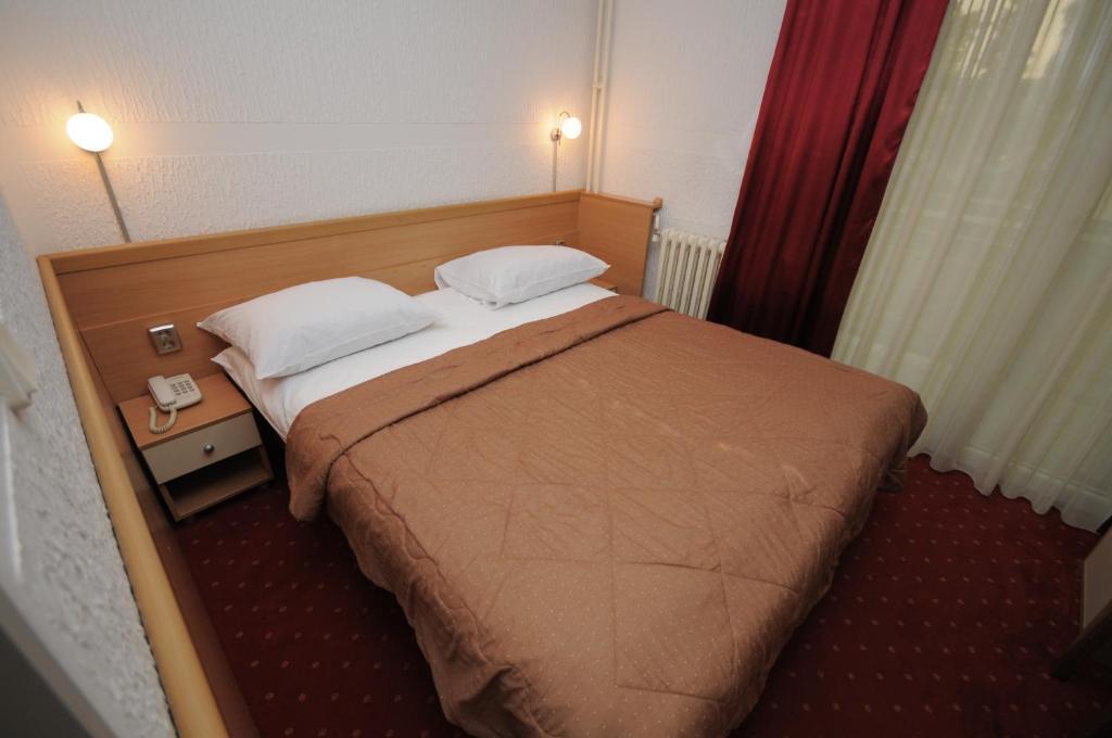 Golden Card Motel Μπάνια Λούκα Δωμάτιο φωτογραφία