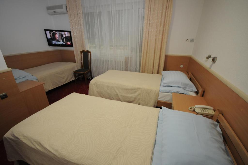 Golden Card Motel Μπάνια Λούκα Δωμάτιο φωτογραφία