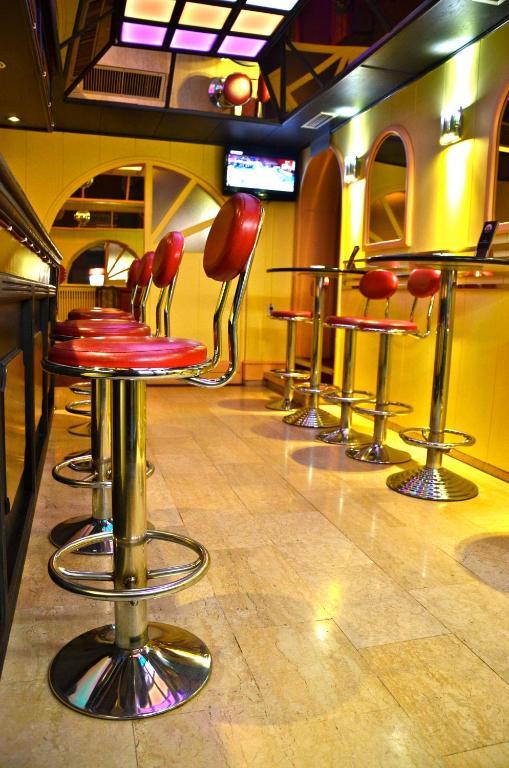 Golden Card Motel Μπάνια Λούκα Εξωτερικό φωτογραφία